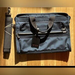Like New Tumi laptop briefcase